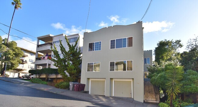 Building Photo - 442 Merritt Ave