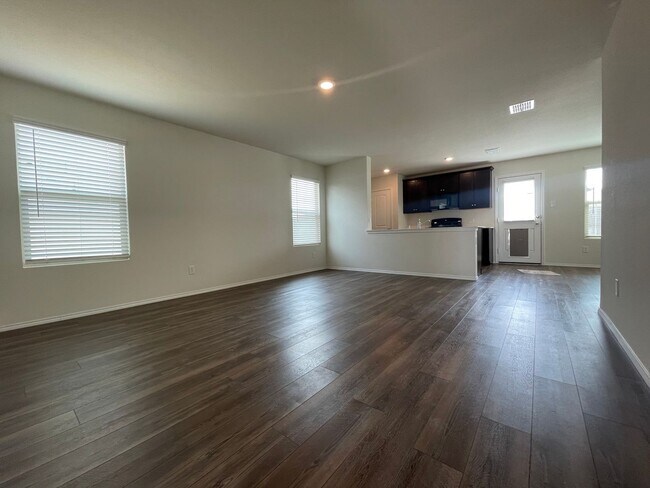 Foto del edificio - For Rent | Sendera Ranch | 3BD/2BA | 1,300 SF | Pets Welcome