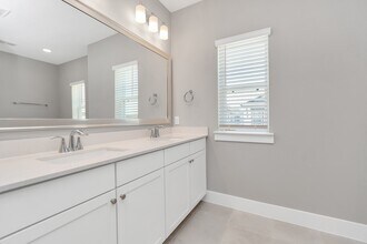 Building Photo - 2722 Brown Lk St