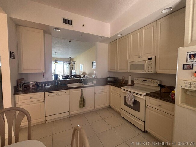 Foto del edificio - 15 Harbour Isle Dr W
