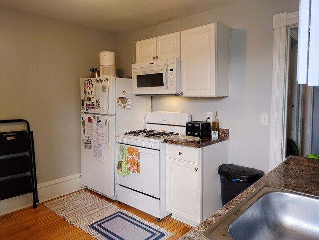 Cocina - 3454 Nicollet Ave