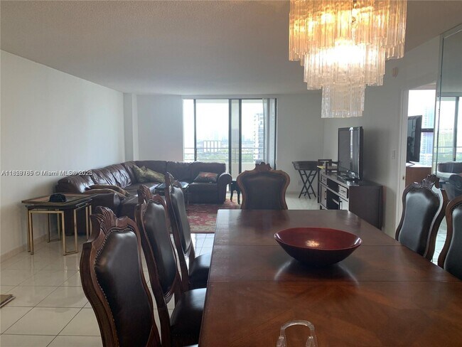 Foto del edificio - 2500 Parkview Dr