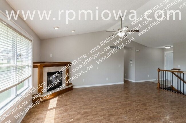 Foto del edificio - 804 NW Calista Dr