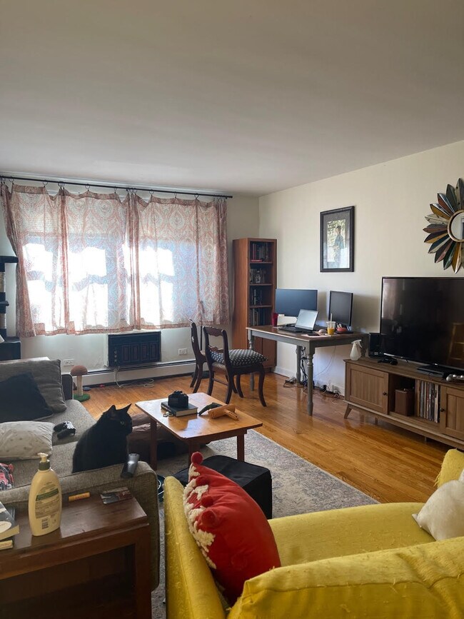 Foto del edificio - 1239 W Farwell Ave