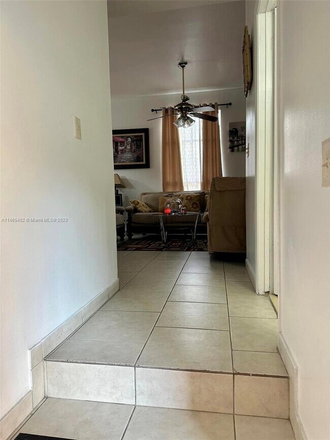 Foto del edificio - 7420 W 20th Ave