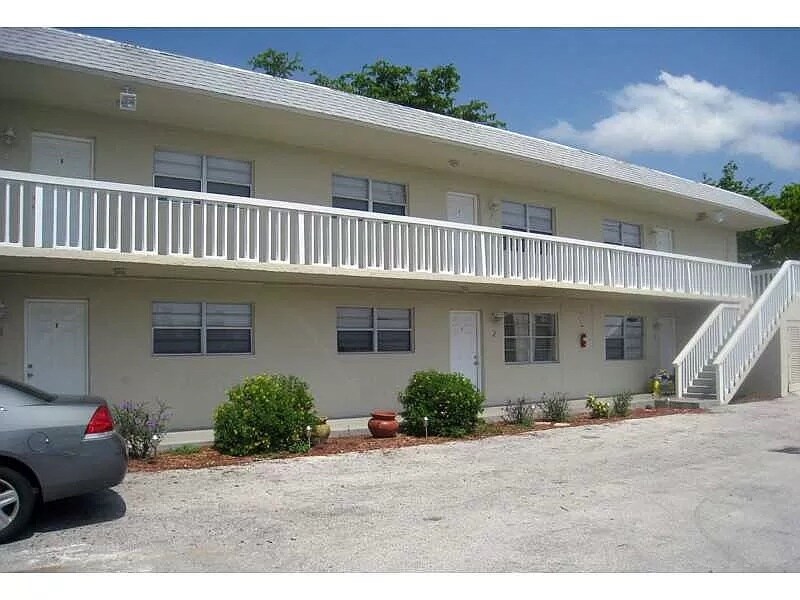 110 SE 7th St Unit 8, Hallandale Beach, FL 33009 110 SE 7th St