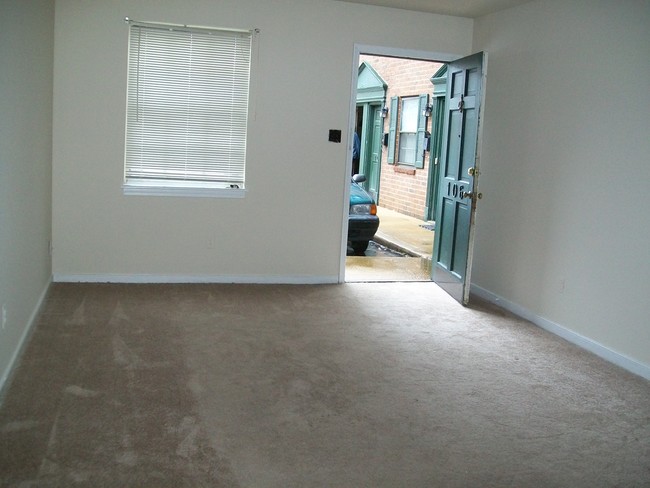 Building Photo - 3201 Chamberlayne Ave