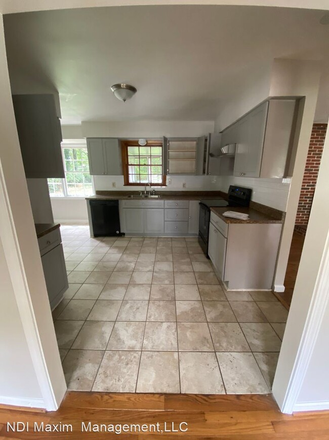 Building Photo - 3 br, 2 bath House - 542 N. Hairston Road