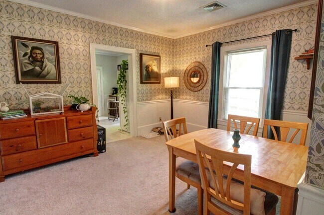 Building Photo - Cozy 2bd/1ba Ranch Style Durham Home With ...