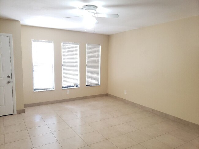 Foto del edificio - A-6 Owner A/C Co Airman