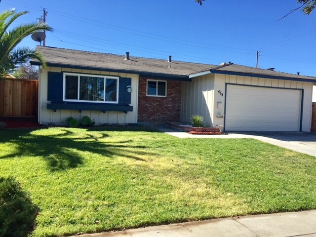 Primary Photo - 464 Skyway Dr