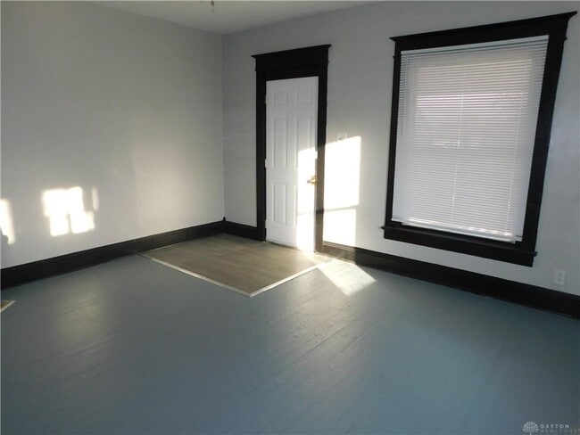 Foto del edificio - 611 W Columbia St