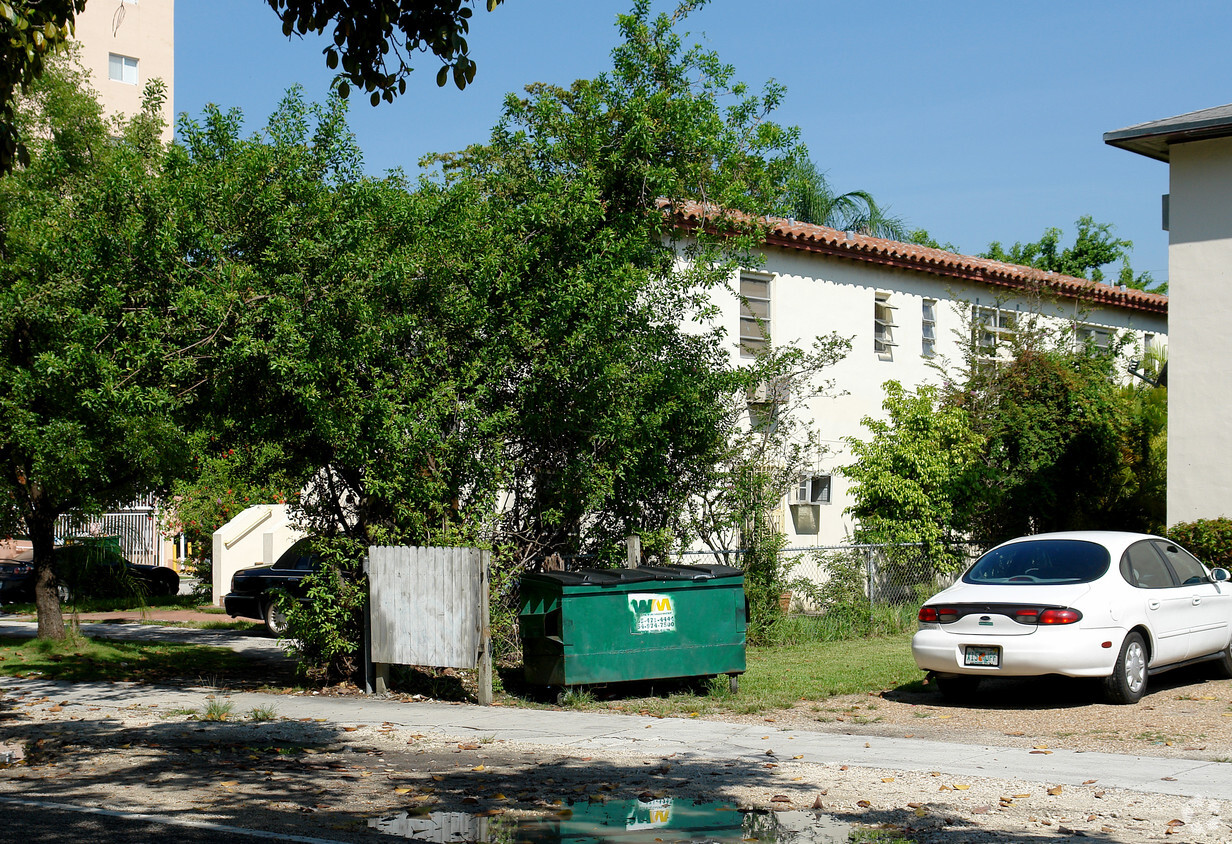 Foto del edificio - 2050 SW 3rd Ave