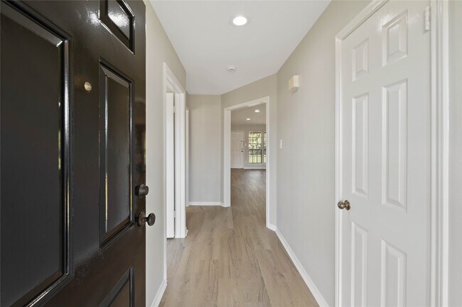 Foto del edificio - 200 Panorama Dr