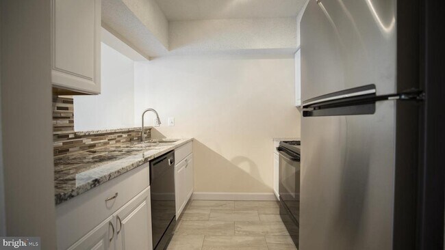 Building Photo - 5505 Seminary Rd