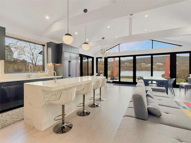 Foto del edificio - 12 Hudson River Ln