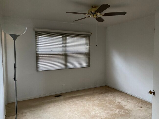 Foto del edificio - 115 Meadowbrook Ln