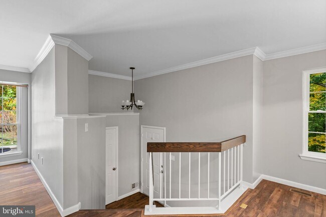 Building Photo - 8301 Linden Oaks Ct