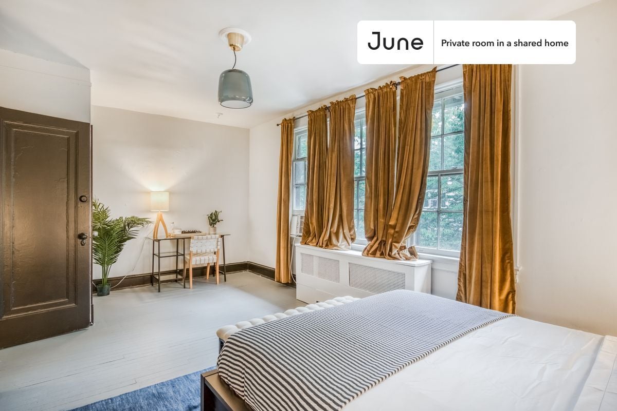 Room in Shared 5 bed/1 bath home - Room in Shared 5 bed/1 bath home