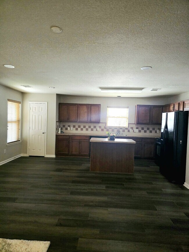 Foto del edificio - 15618 Sweet Maple Ct