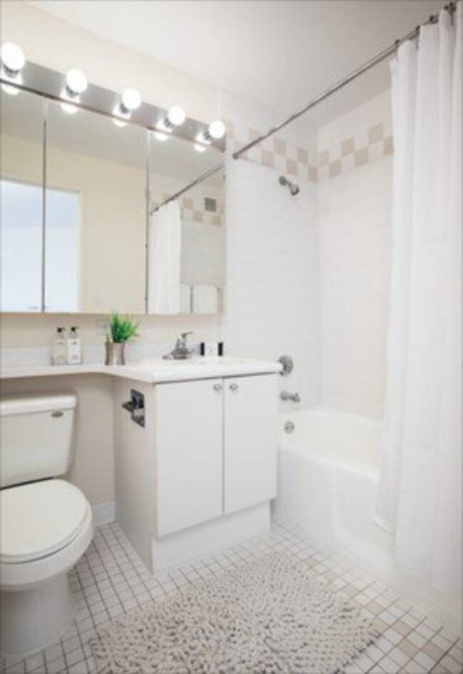 Building Photo - 650-651 W 42nd St