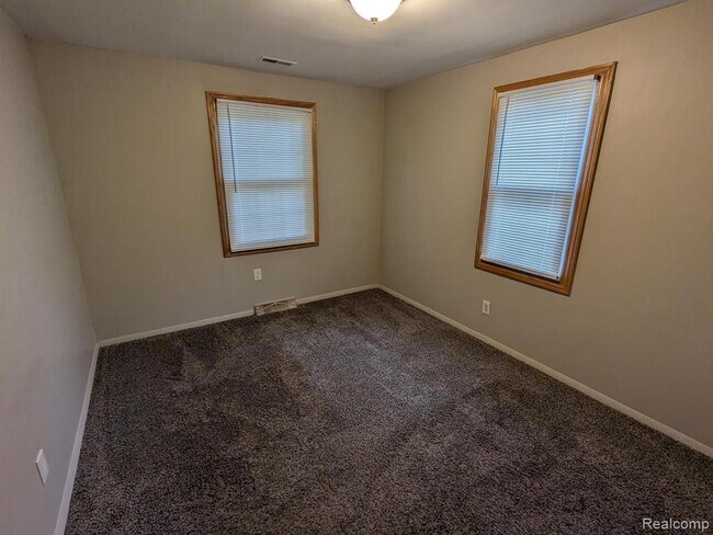Foto del edificio - 2270 Maplecrest Dr