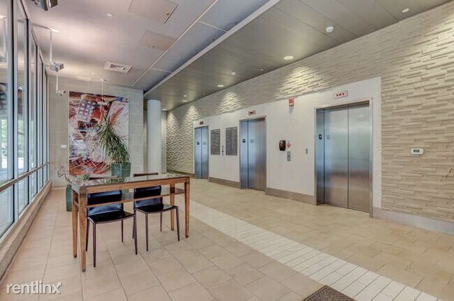 Building Photo - 1 br, 1 bath Condo - 301 N Neil St Apt 603
