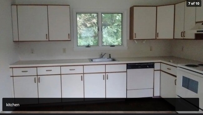 Building Photo - 60313 NY-30