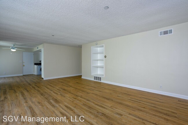 Building Photo - 142 S El Molino Ave