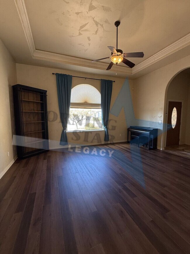 Foto del edificio - 3 Bedroom Energy-Efficient Home with Expansive Yard & Workshop!