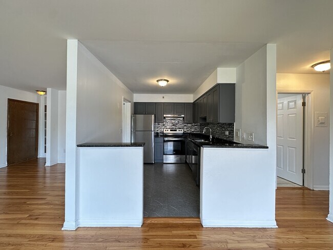 Foto del edificio - 1653 Oakwood Ave