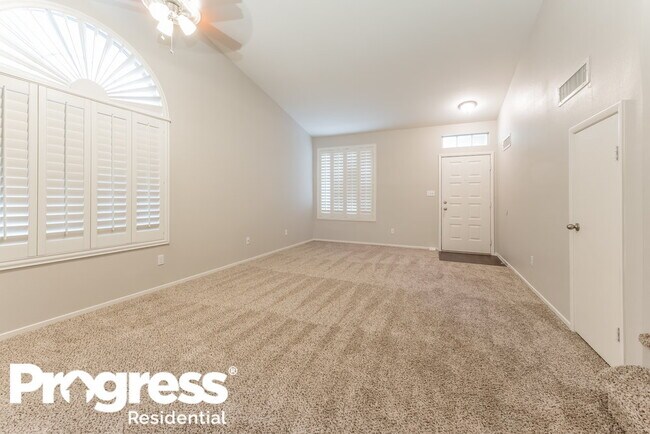 Foto del edificio - 7716 Beach Falls Ct