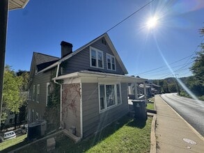 Building Photo - 344 Stewart St
