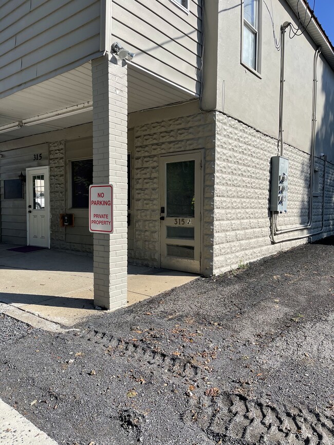 Building Photo - 315 Morgantown Ave