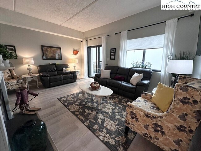 Foto del edificio - 303 Sugar Top Dr