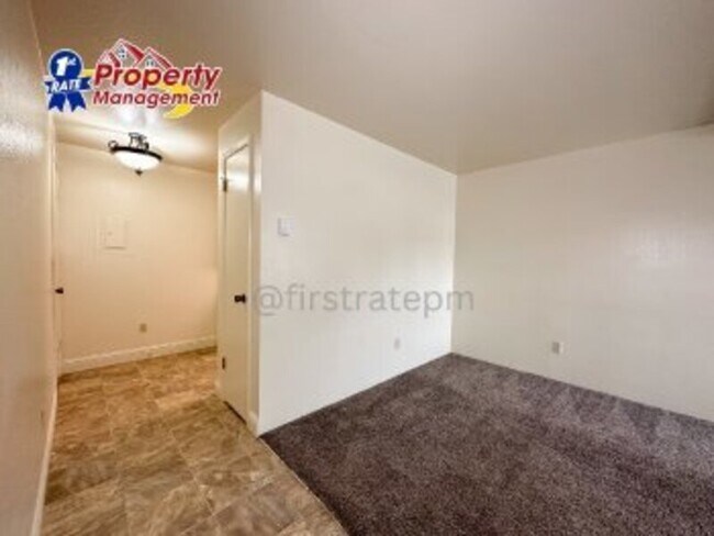 Building Photo - 1681 N Laurel St