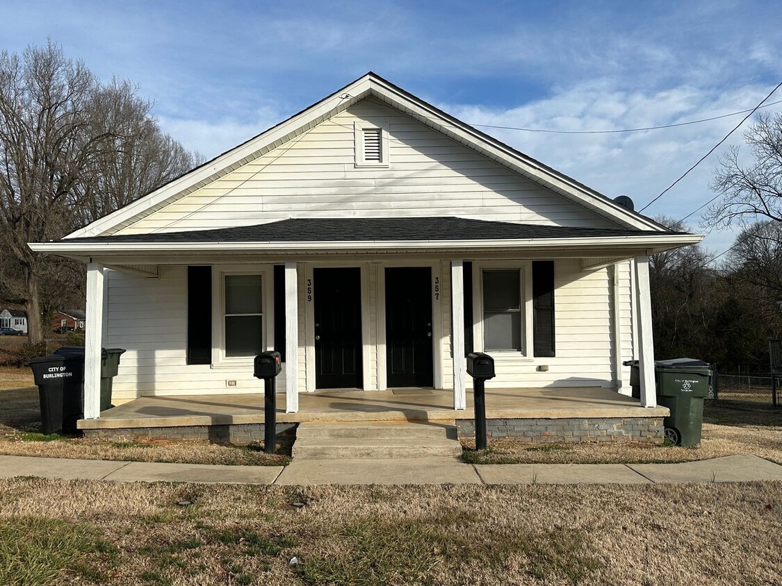 Primary Photo - 1 Bedroom 1 Bathroom Duplex