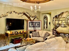 Building Photo - 3910 Del Arco Ln
