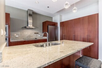 Building Photo - 4471 Dean Martin Dr