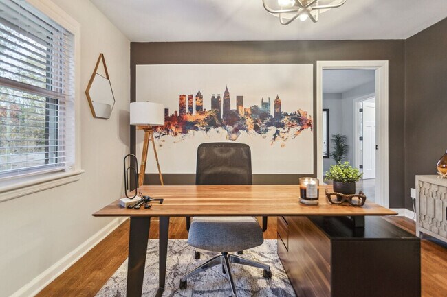 Building Photo - 425 Plantation Rd SW