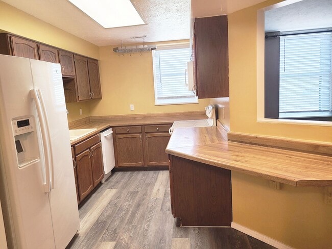 Building Photo - Welcome to Francis Villas — A Home as Uniq...