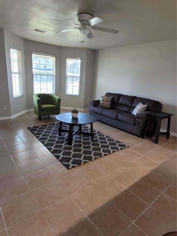Foto principal - 23436 High Pt St