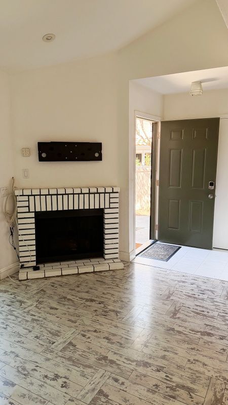 Foto del edificio - 8167 Vineyard Ave
