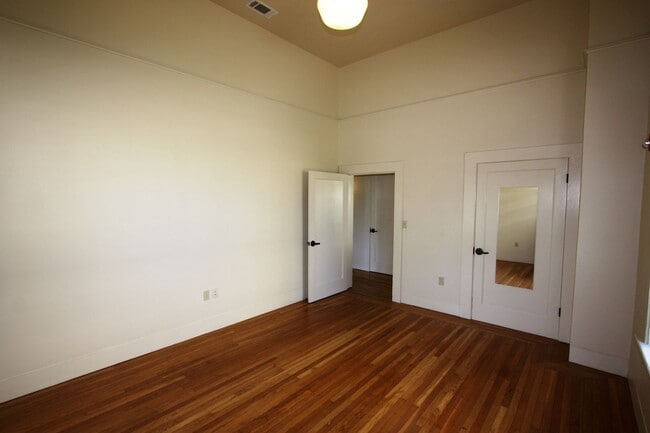 Building Photo - Charming Historic 2BR/1BA Home with Shared...