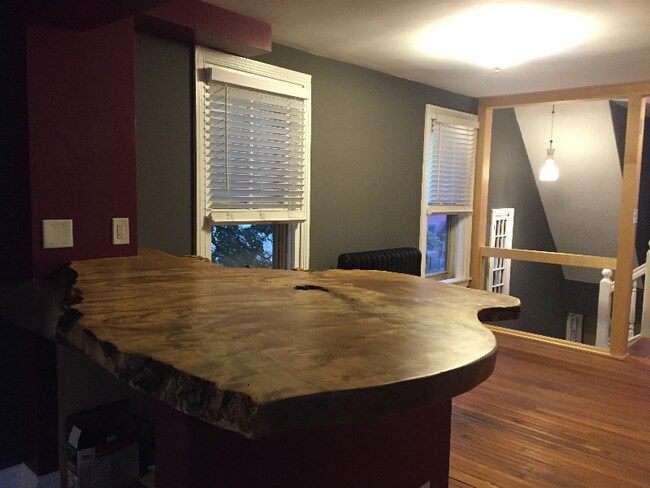 Building Photo - 112 Church St