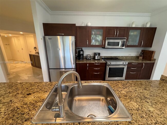 Foto del edificio - 20000 E Country Club Dr