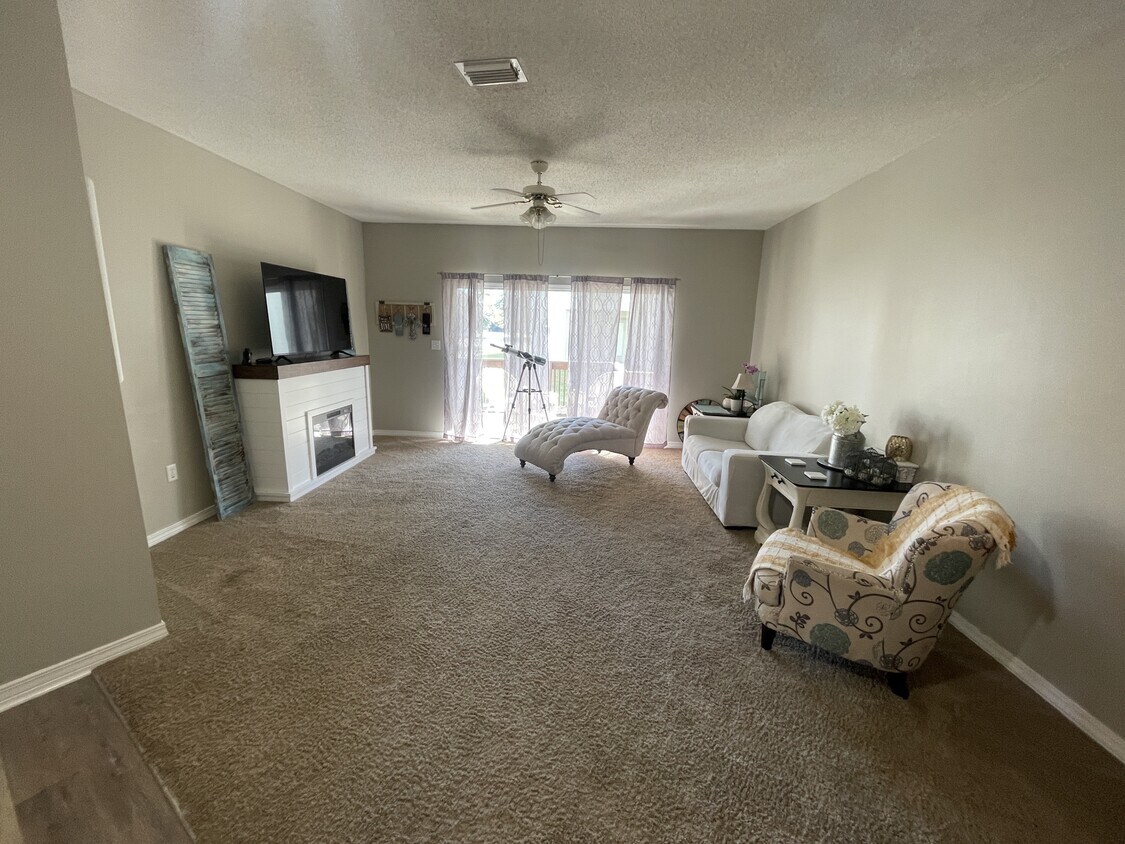 Foto principal - 7084 Majestic Blvd