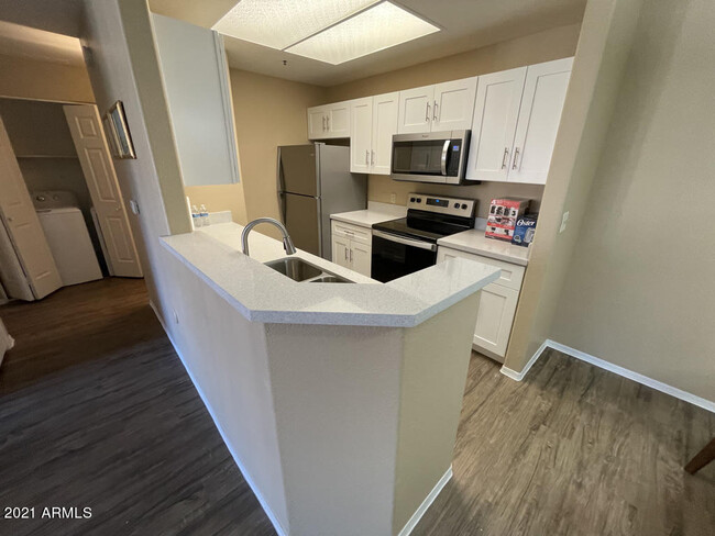 Building Photo - 11375 E Sahuaro Dr