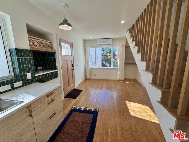 Foto del edificio - 5022 E Mountain View Dr