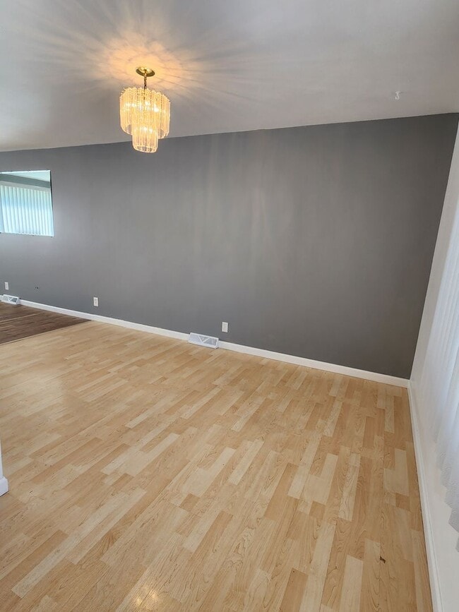 Building Photo - Great home in very desired area!